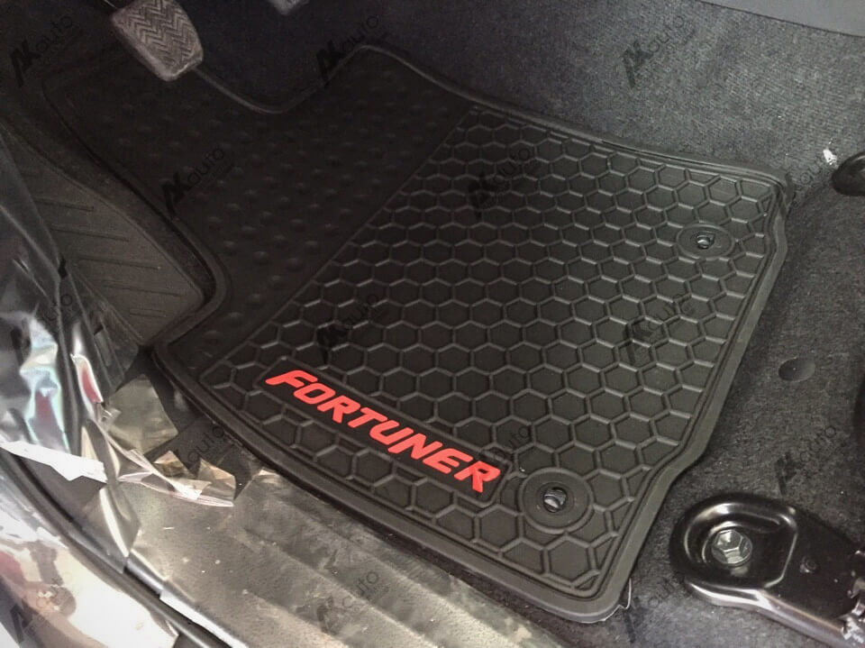 Thảm lót sàn Fortuner Thảm lót sàn Fortuner