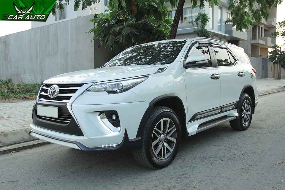 Khay hành lý xe Fortuner