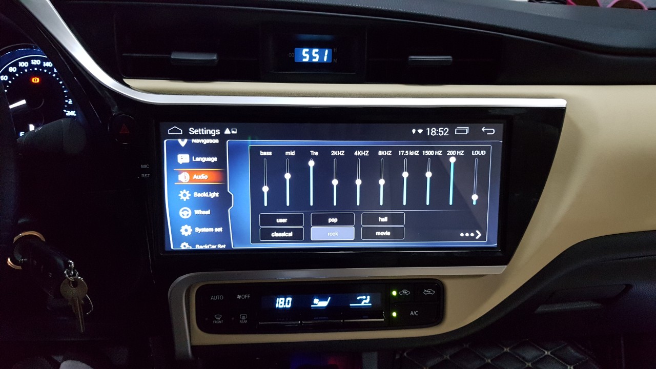 Màn hình DVD xe Toyota Altis