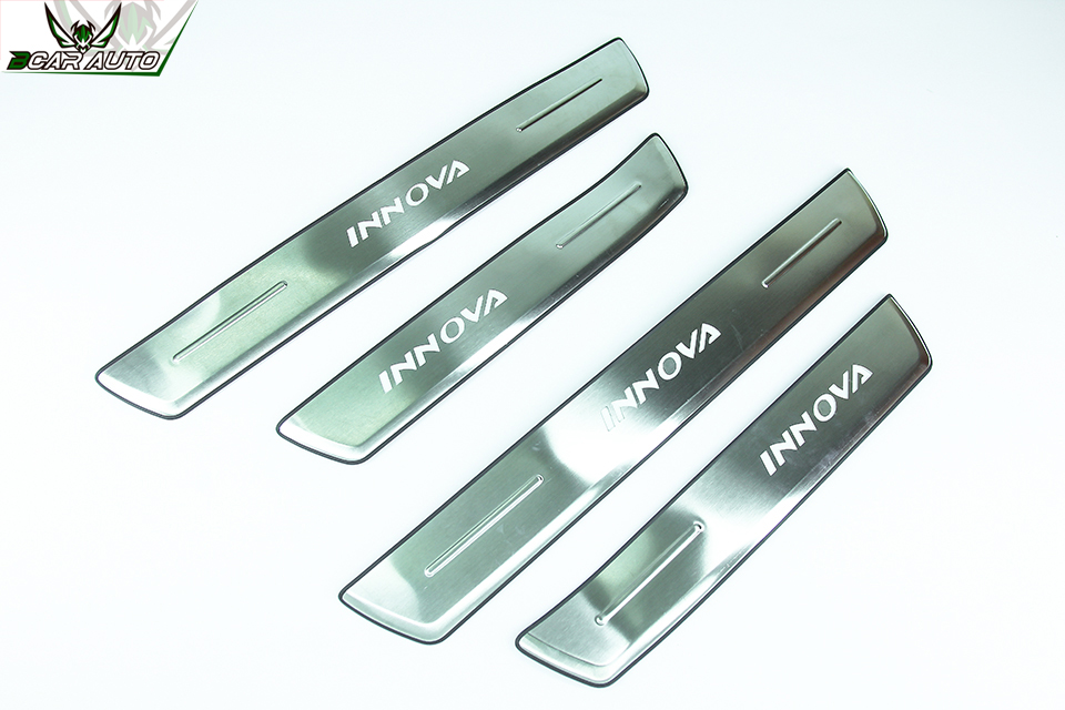 Nẹp bước trong, ngoài xe Innova
