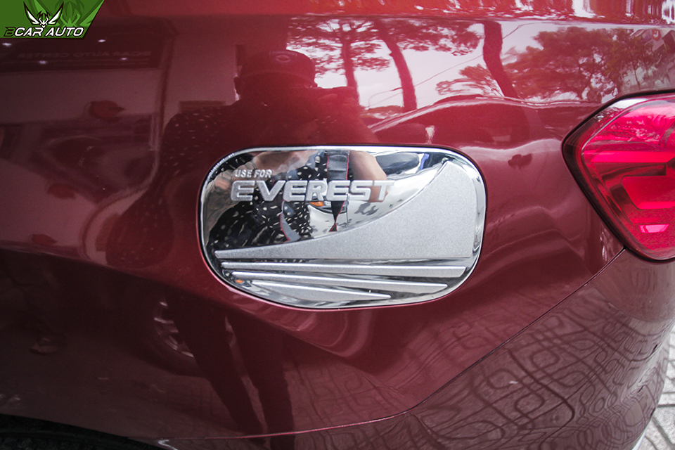 Ốp nắp bình xăng xe Ford Everest 2018, 2019