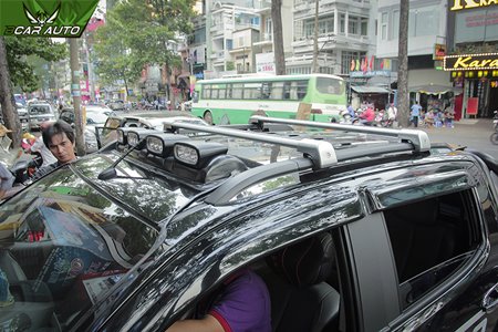 Thanh giá nóc dọc xe Colorado