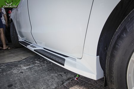 Bậc lên xuống Kia Sedona 2018