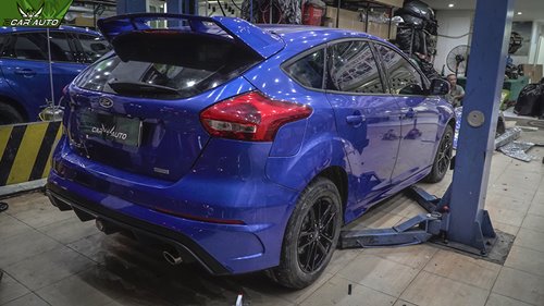 Xe Ford Focus độ body kit