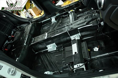 Dán cách âm xe Fortuner