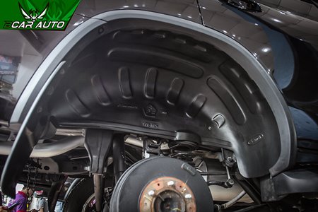 Chắn bùn lồng vè cho xe Fortuner 2018