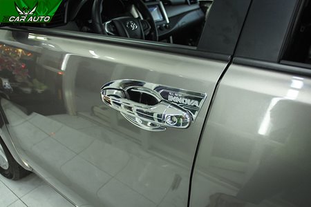 ốp tay nắm, hõm chén cửa xe innova