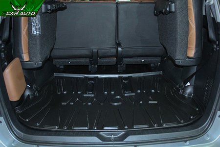 khay lót cốp xe innova 2017