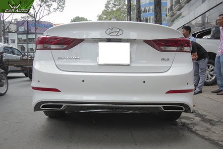Lắp lip chia pô cho xe Elantra 2017, 2018