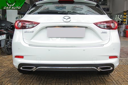 Lắp lip pô xe Mazda 3 