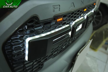 Mặt ca lăng trang trí xe bán tải Ford Ranger