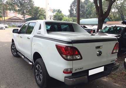 nắp thùng thấp xe mazda bt50