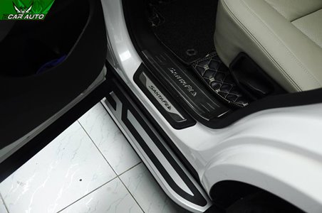 Nẹp bước chân ngoài xe Hyundai Santafe