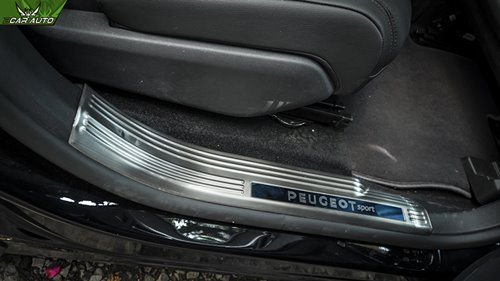 Nẹp bước chân bảo vệ xe Peugeot 5008
