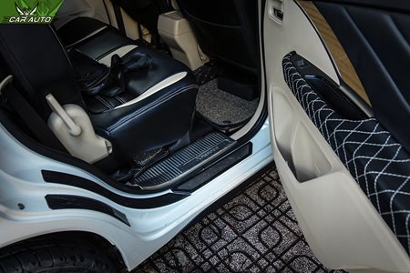 Nẹp bước chân ngoài xe Xpander