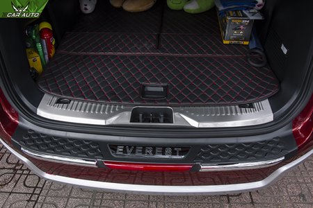 Chống trầy bệ cốp sau Ford Everest