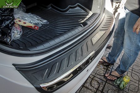 Ốp chống trầy bệ cốp xe Accent