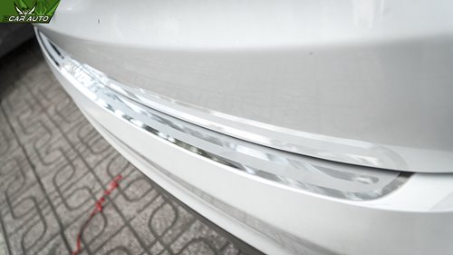 Ốp chống trầy bệ cốp xe Santafe