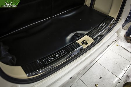 Ốp chống trầy bệ cốp xe Xpander