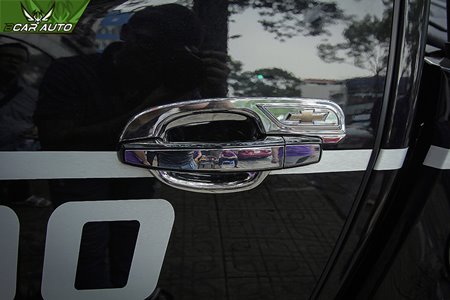 Ốp hõm chén cửa xe Colorado