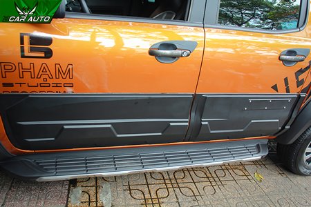 Ốp sườn xe Ford Ranger