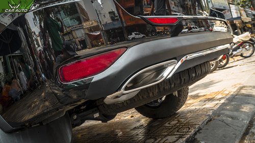 Độ lip pô mẫu Merc cho xe Fortuner