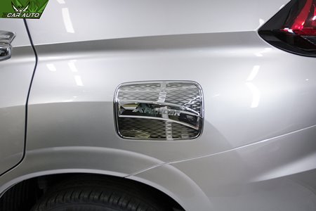 Ốp trang trí nắp bình xăng Xpander