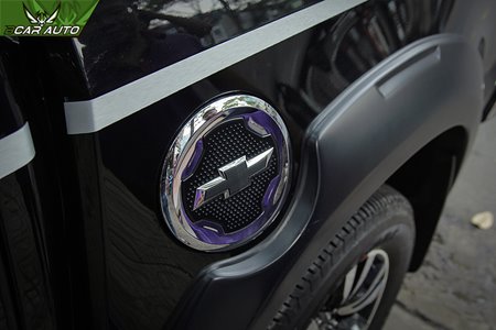 Ốp trang trí nắp xăng xe Colorado