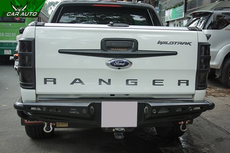 Ốp trang trí tay mở cốp sau xe Ford Ranger