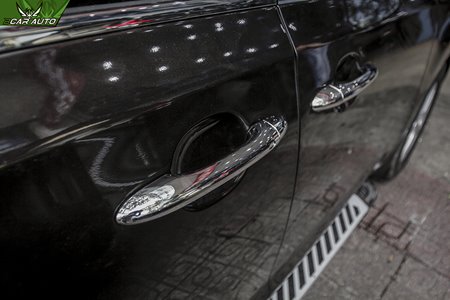 Ốp trang trí tay nắm cửa xe Kia Sedona