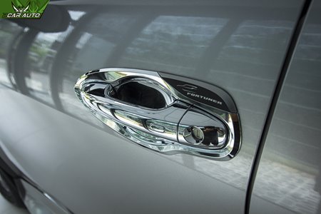 ốp chén cửa xe Fortuner