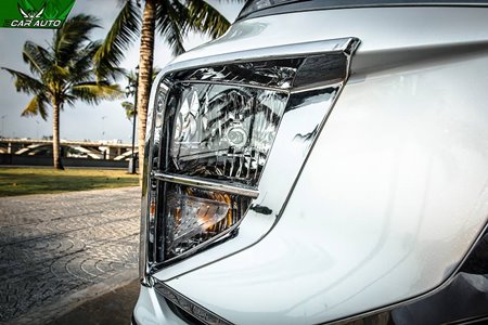 Ốp viền đèn trang trí xe Xpander