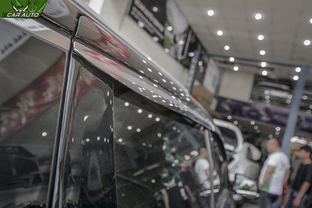 Viền che mưa cho xe Kia Sedona