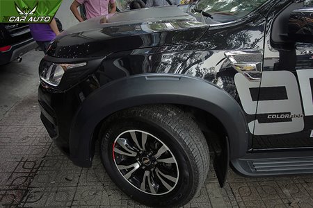 Ốp cua lốp xe bán tải Colorado
