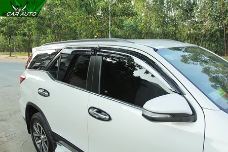 Ốp vè che mưa xe Toyota Fortuner