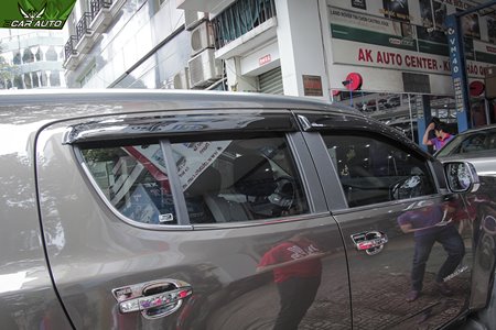 Vè chắn mưa xe Traiblazer