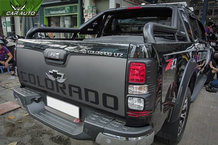 Viền đèn sau xe Colorado